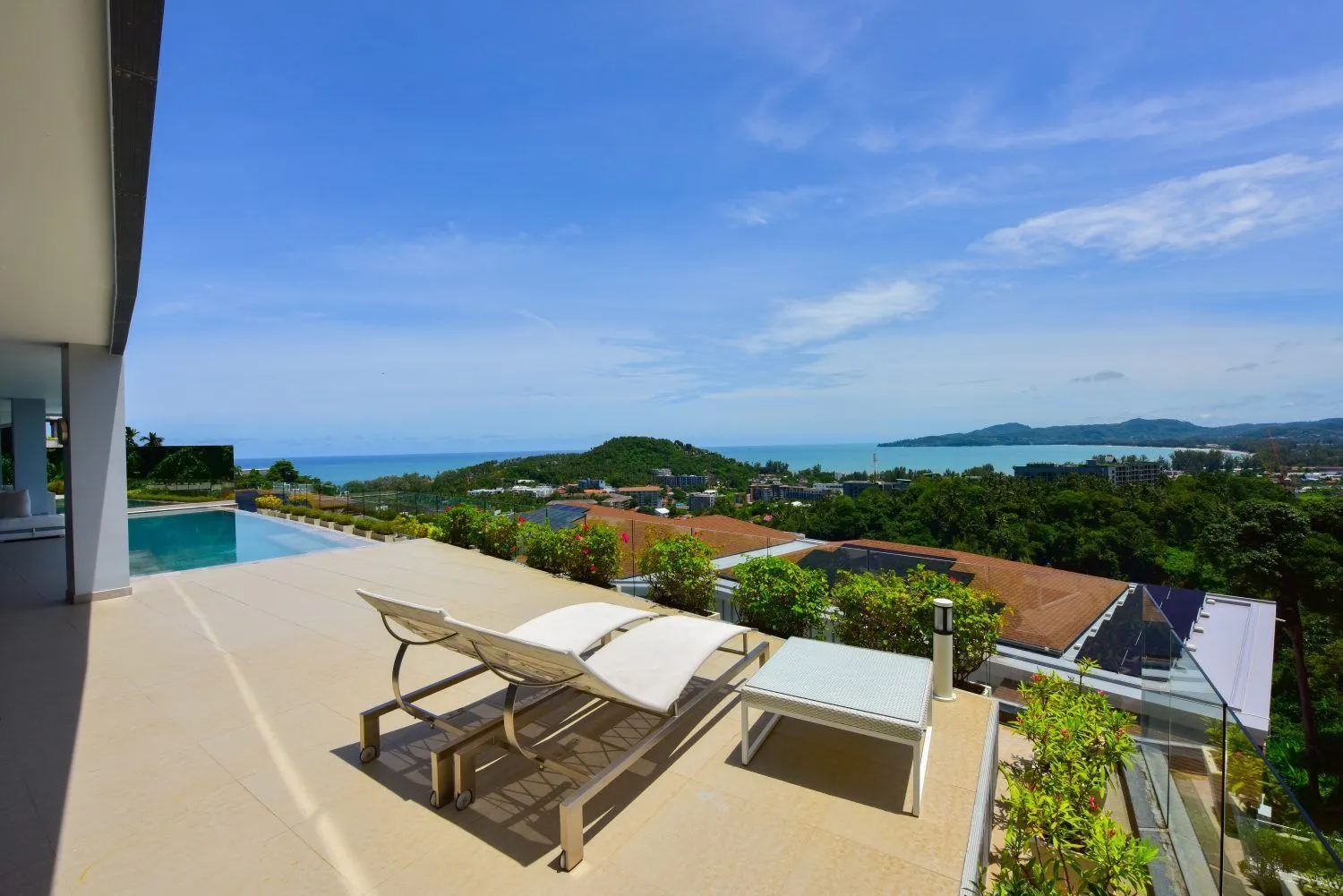 Luxurious Sea View Condo for Sale at Andamaya, Surin Bay, Phuket — Thumbnail 14