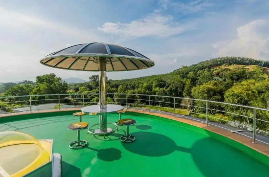 4-Bedroom Villa with Mountain Views in Ban Tha Maphrao, Phuket — Thumbnail 18