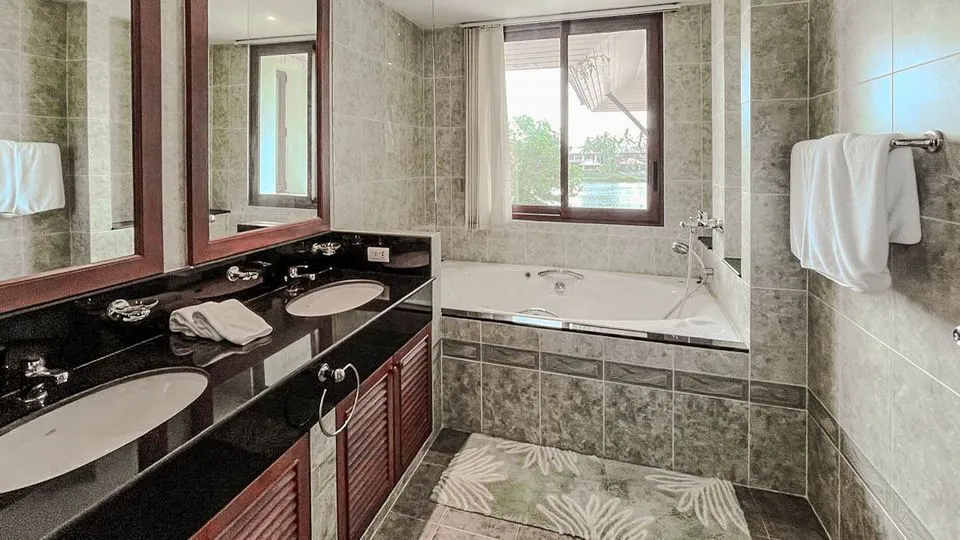 Laguna Lake view – 4 bedrooms with private swimming pool for rent in Choeng Thale — Thumbnail 10