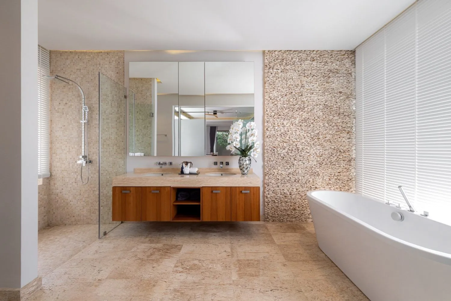 Botanica Grand Avenue – Luxury Villas for Sale in Layan Beach, Phuket