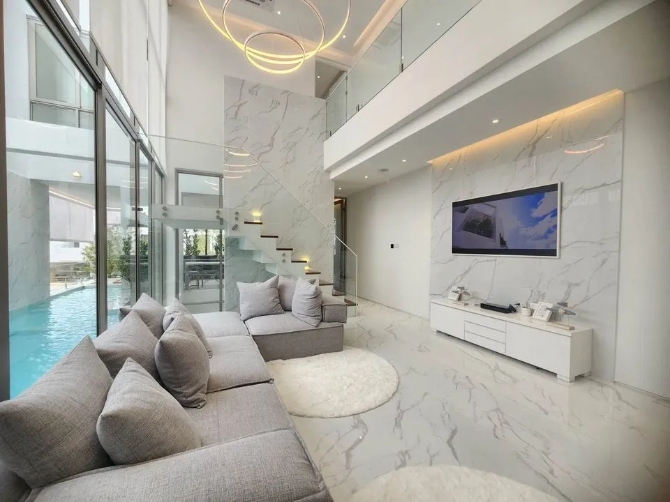 Modern 3-Bedroom Villa with Private Pool in Ban Don, Phuket — Thumbnail 6