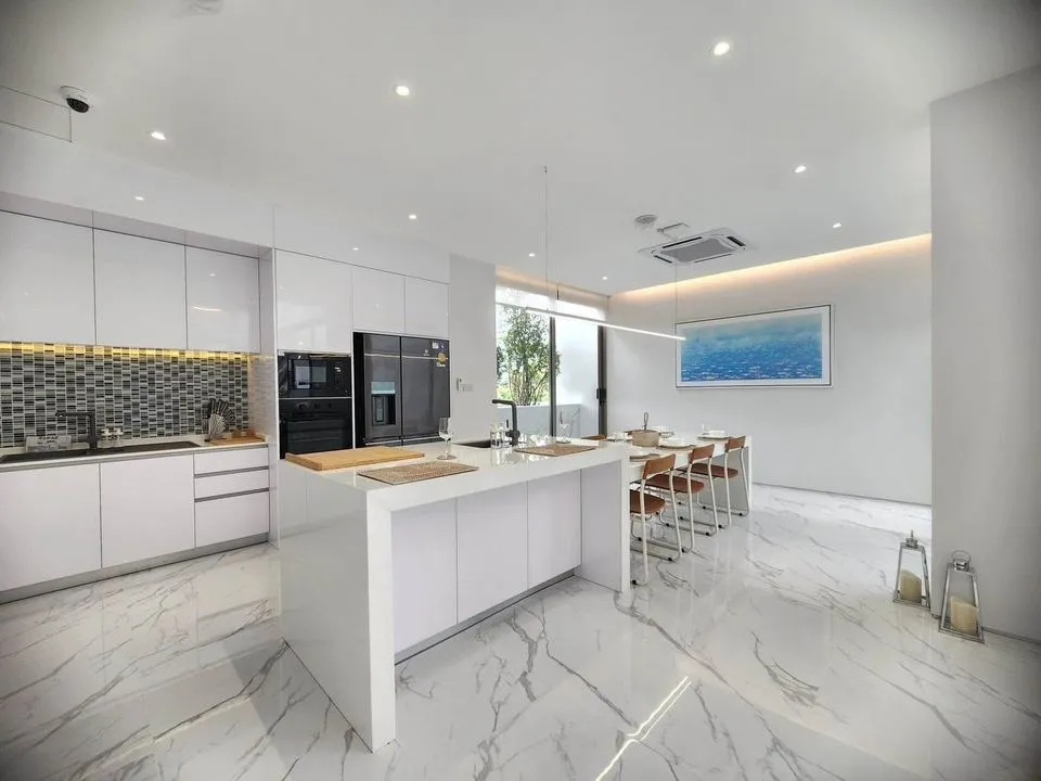 Modern 3-Bedroom Villa with Private Pool in Ban Don, Phuket — Thumbnail 7