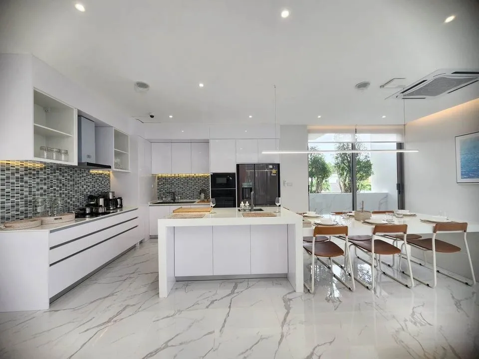 Modern 3-Bedroom Villa with Private Pool in Ban Don, Phuket — Thumbnail 9