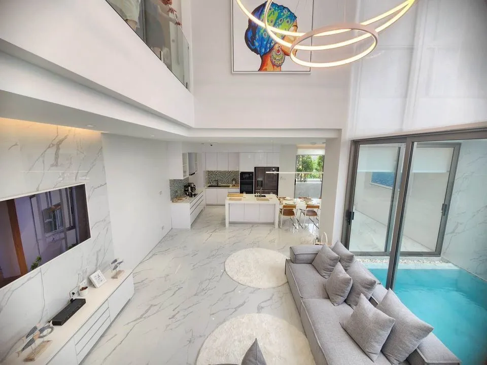 Modern 3-Bedroom Villa with Private Pool in Ban Don, Phuket — Thumbnail 11