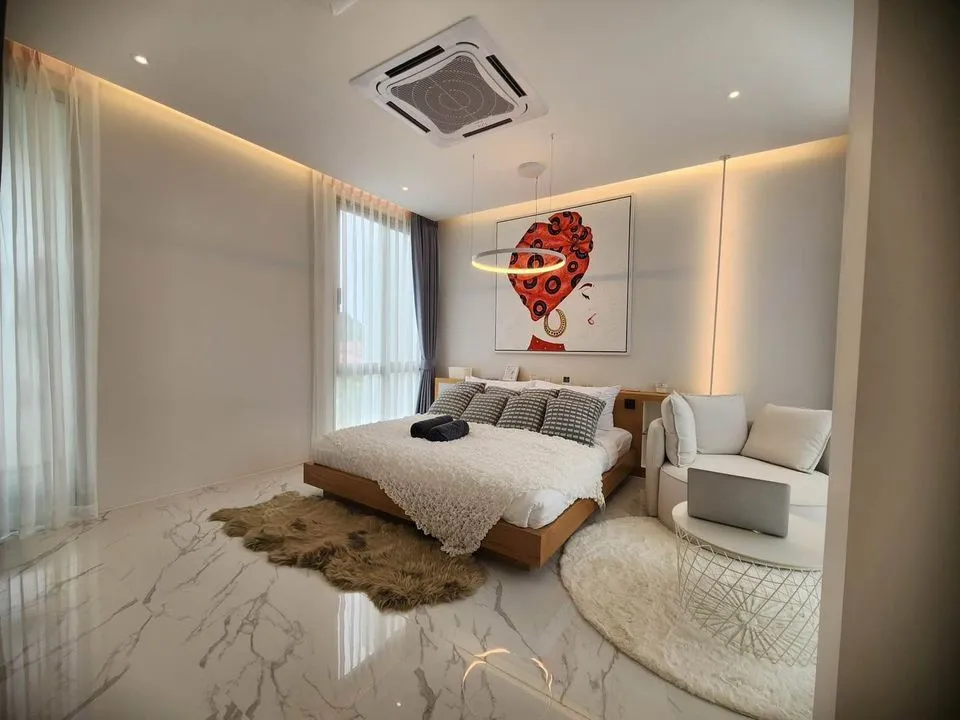 Modern 3-Bedroom Villa with Private Pool in Ban Don, Phuket — Thumbnail 18