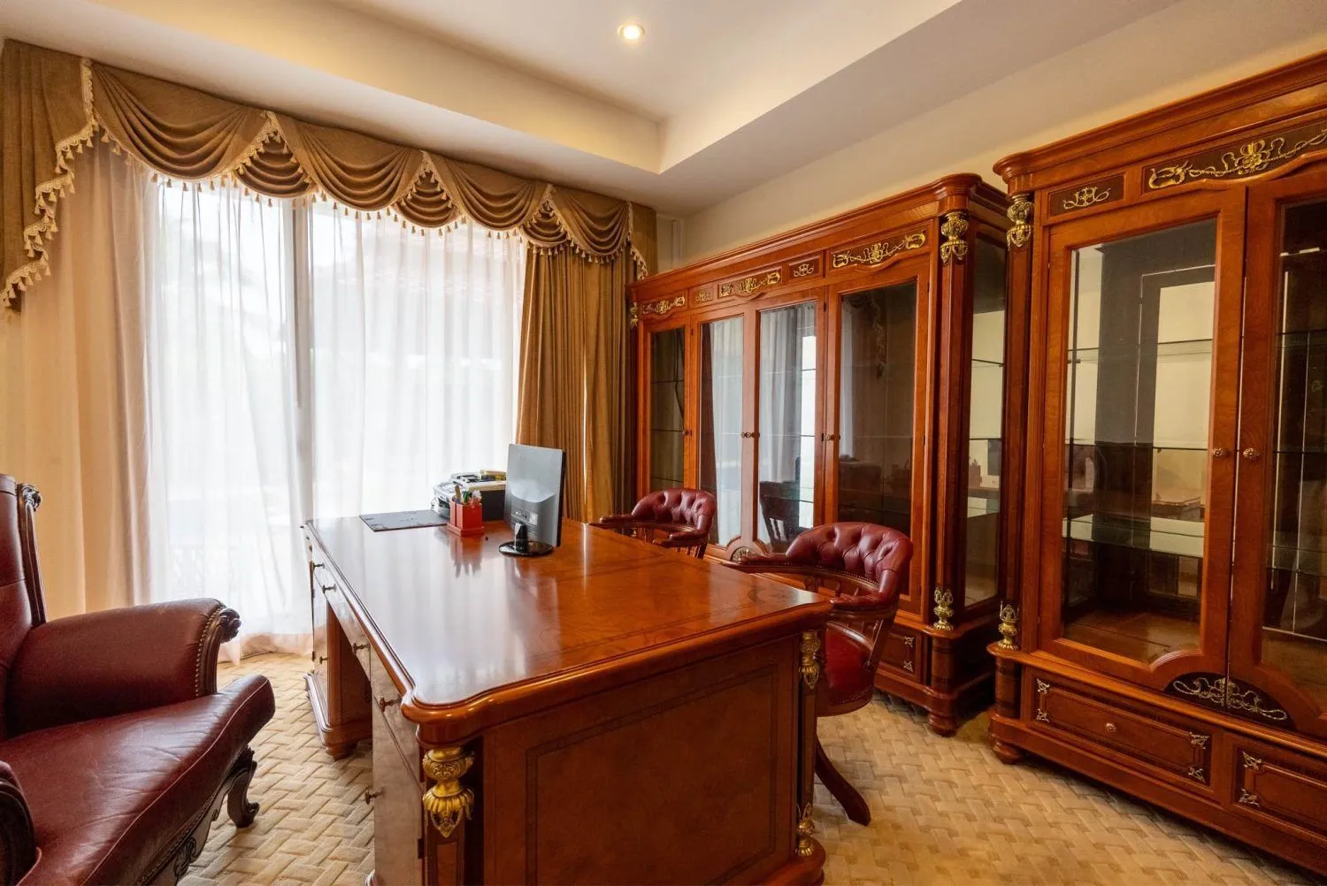 Luxurious 4-Bedroom Thai-Style Villa in Laguna, Phuket – Minutes from the Beach — Thumbnail 4
