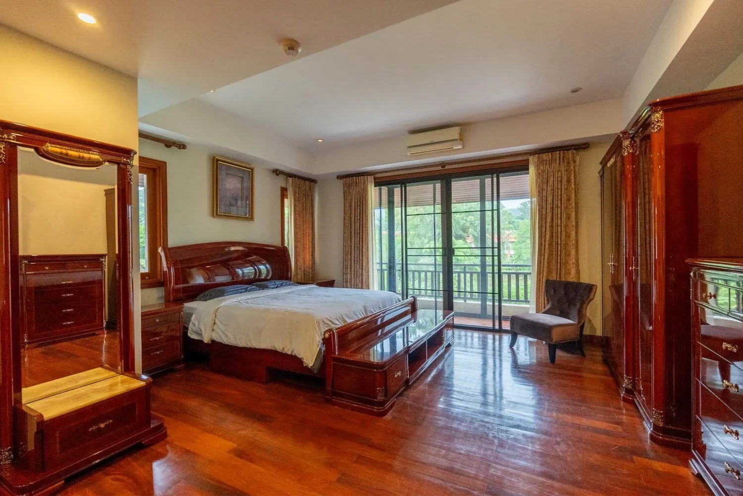 Luxurious 4-Bedroom Thai-Style Villa in Laguna, Phuket – Minutes from the Beach — Thumbnail 10