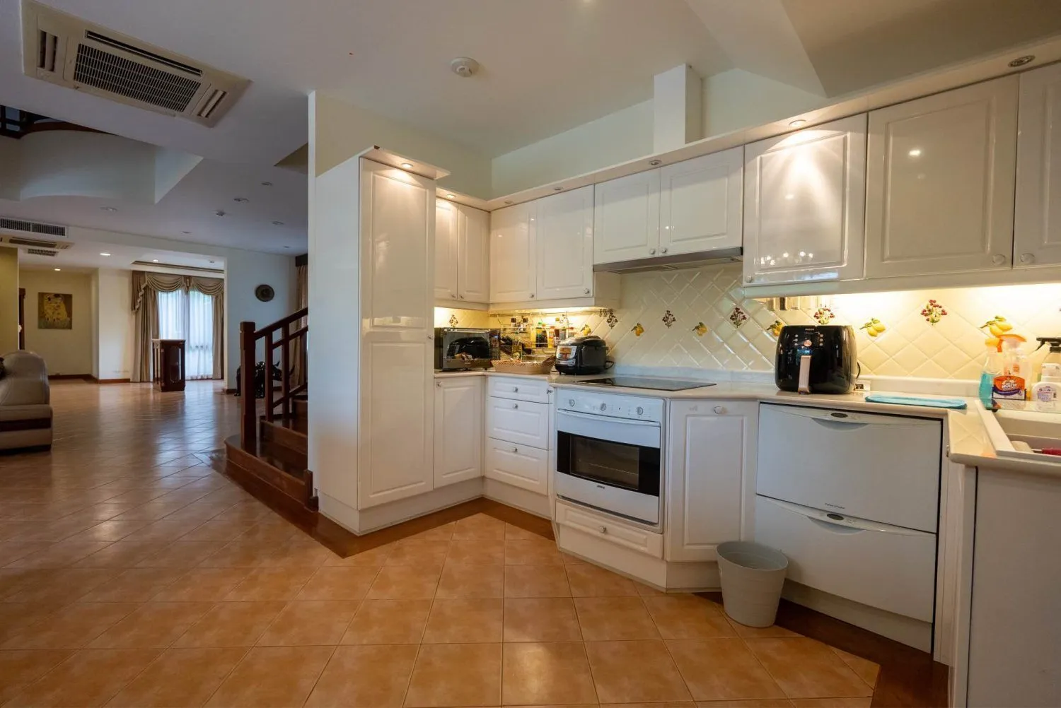 Luxurious 4-Bedroom Thai-Style Villa in Laguna, Phuket – Minutes from the Beach — Thumbnail 16