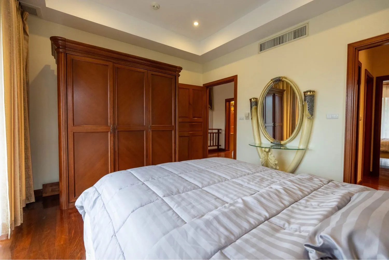 Luxurious 4-Bedroom Thai-Style Villa in Laguna, Phuket – Minutes from the Beach — Thumbnail 21