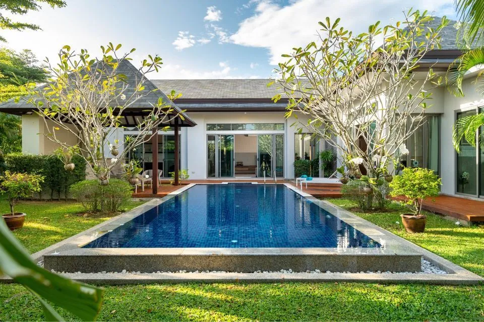 Elegant 4-Bedroom Villa in Cherngtalay, Phuket – Long-Term Lease with Full Services — Thumbnail 3