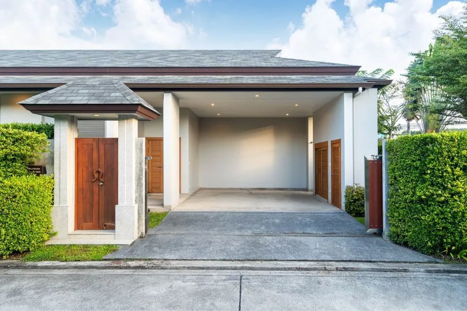 Elegant 4-Bedroom Villa in Cherngtalay, Phuket – Long-Term Lease with Full Services — Thumbnail 10