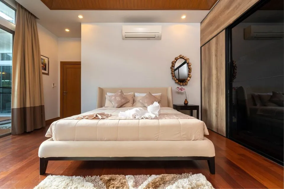 Elegant 4-Bedroom Villa in Cherngtalay, Phuket – Long-Term Lease with Full Services — Thumbnail 11