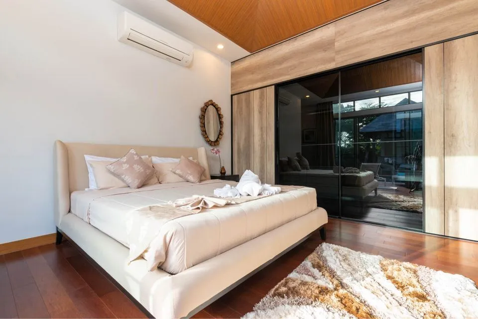 Elegant 4-Bedroom Villa in Cherngtalay, Phuket – Long-Term Lease with Full Services — Thumbnail 12