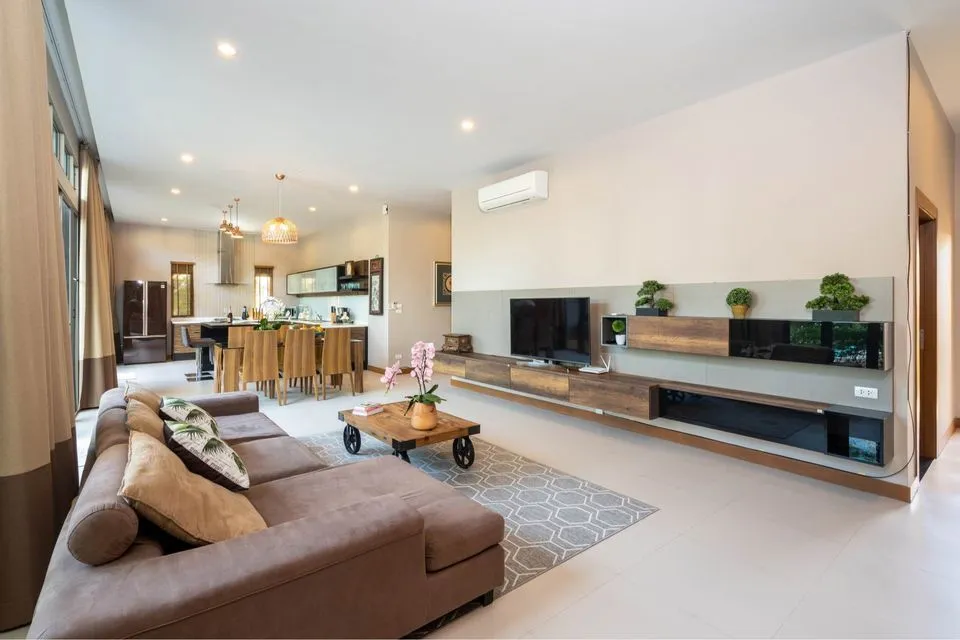 Elegant 4-Bedroom Villa in Cherngtalay, Phuket – Long-Term Lease with Full Services — Thumbnail 14
