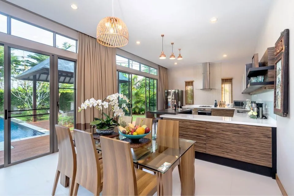 Elegant 4-Bedroom Villa in Cherngtalay, Phuket – Long-Term Lease with Full Services — Thumbnail 15
