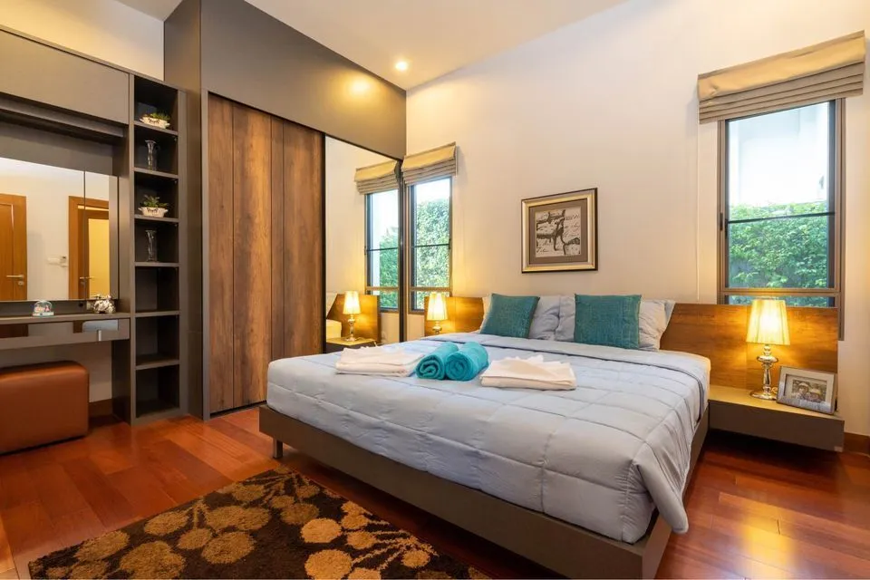 Elegant 4-Bedroom Villa in Cherngtalay, Phuket – Long-Term Lease with Full Services — Thumbnail 16
