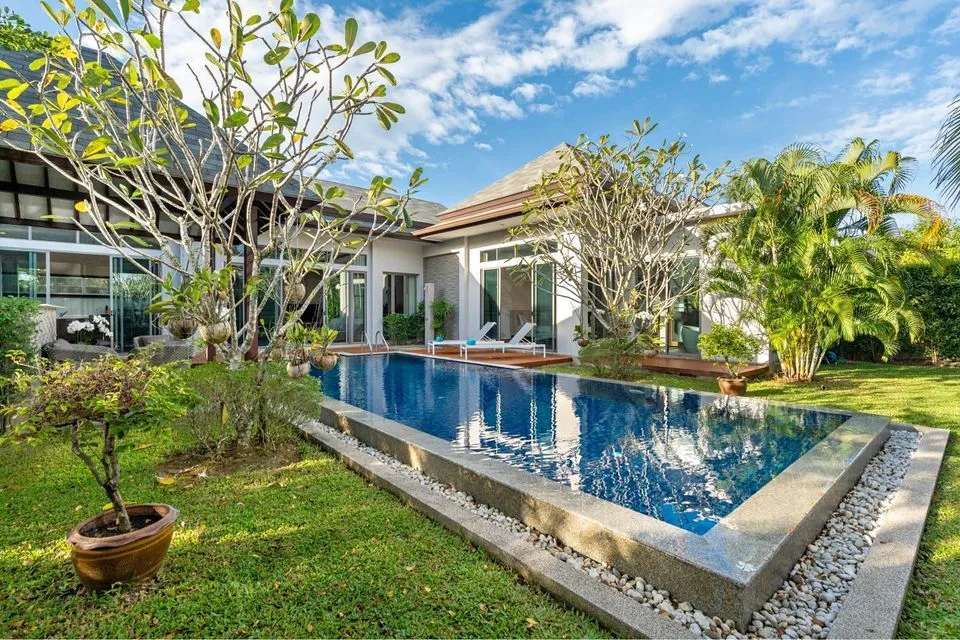 Elegant 4-Bedroom Villa in Cherngtalay, Phuket – Long-Term Lease with Full Services — Thumbnail 17