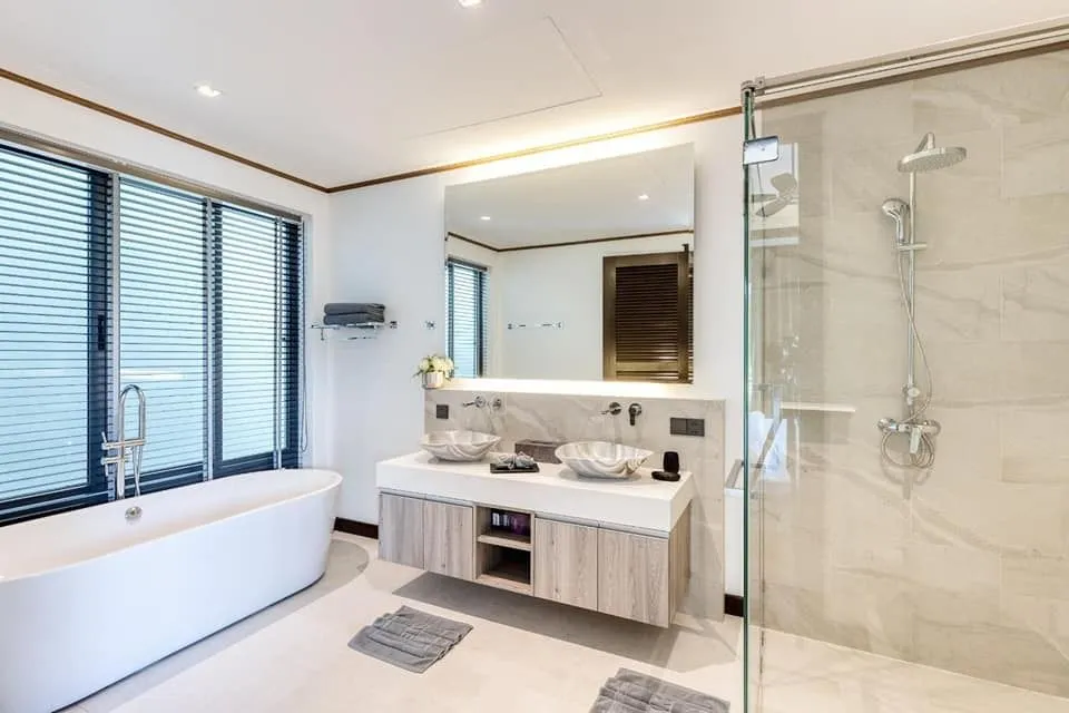 Elegant 4-Bedroom Villa with Private Pool for Rent in Pasak, Cherngtalay, Phuket — Thumbnail 3