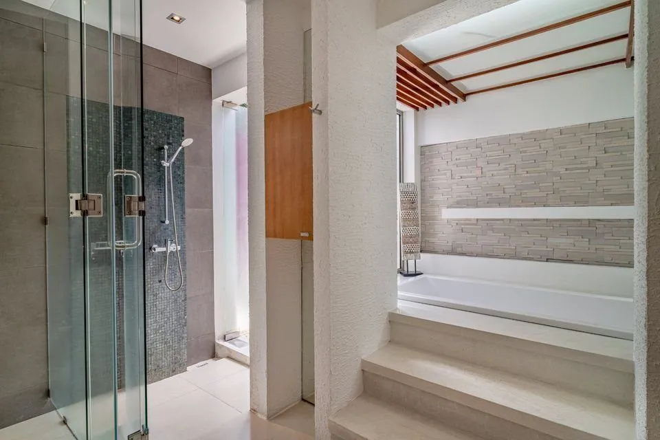 Luxurious 3-Bedroom Pool Villa in Bangtao, Phuket – Prime Location Near Laguna Golf — Thumbnail 8