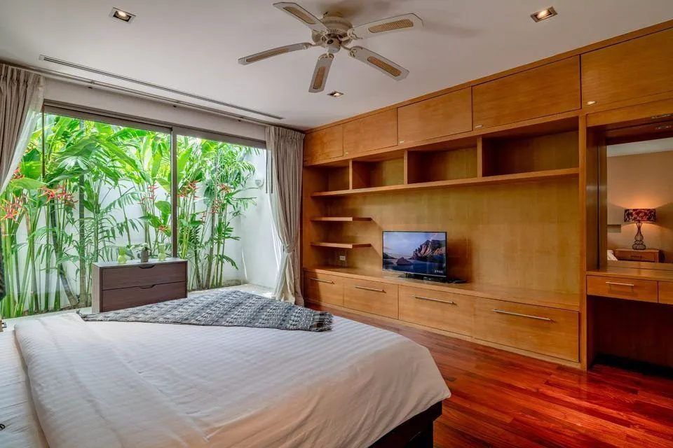 Luxurious 3-Bedroom Pool Villa in Bangtao, Phuket – Prime Location Near Laguna Golf — Thumbnail 9