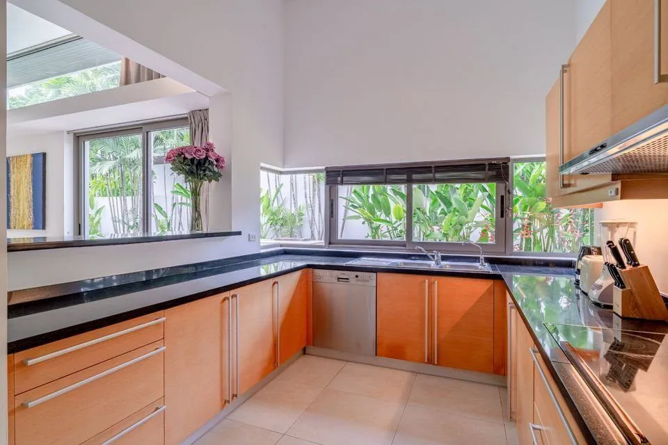 Luxurious 3-Bedroom Pool Villa in Bangtao, Phuket – Prime Location Near Laguna Golf — Thumbnail 14