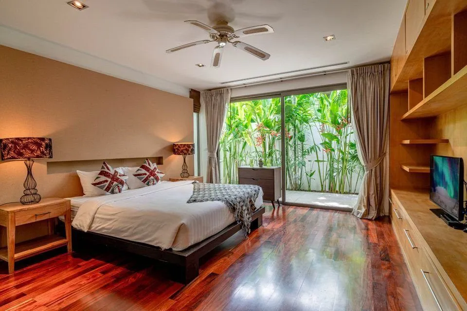 Luxurious 3-Bedroom Pool Villa in Bangtao, Phuket – Prime Location Near Laguna Golf — Thumbnail 16
