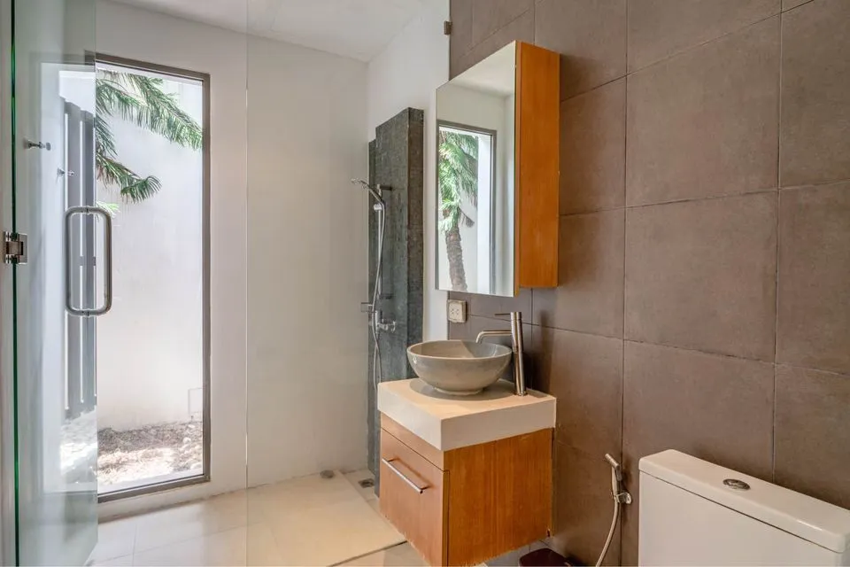 Luxurious 3-Bedroom Pool Villa in Bangtao, Phuket – Prime Location Near Laguna Golf — Thumbnail 21