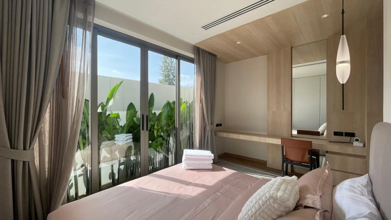 Erawana: Luxurious 4-Bedroom Pool Villa for Sale in Choeng Thale, Phuket — Thumbnail 2