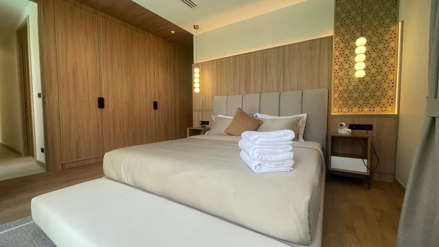 Erawana: Luxurious 4-Bedroom Pool Villa for Sale in Choeng Thale, Phuket — Thumbnail 5
