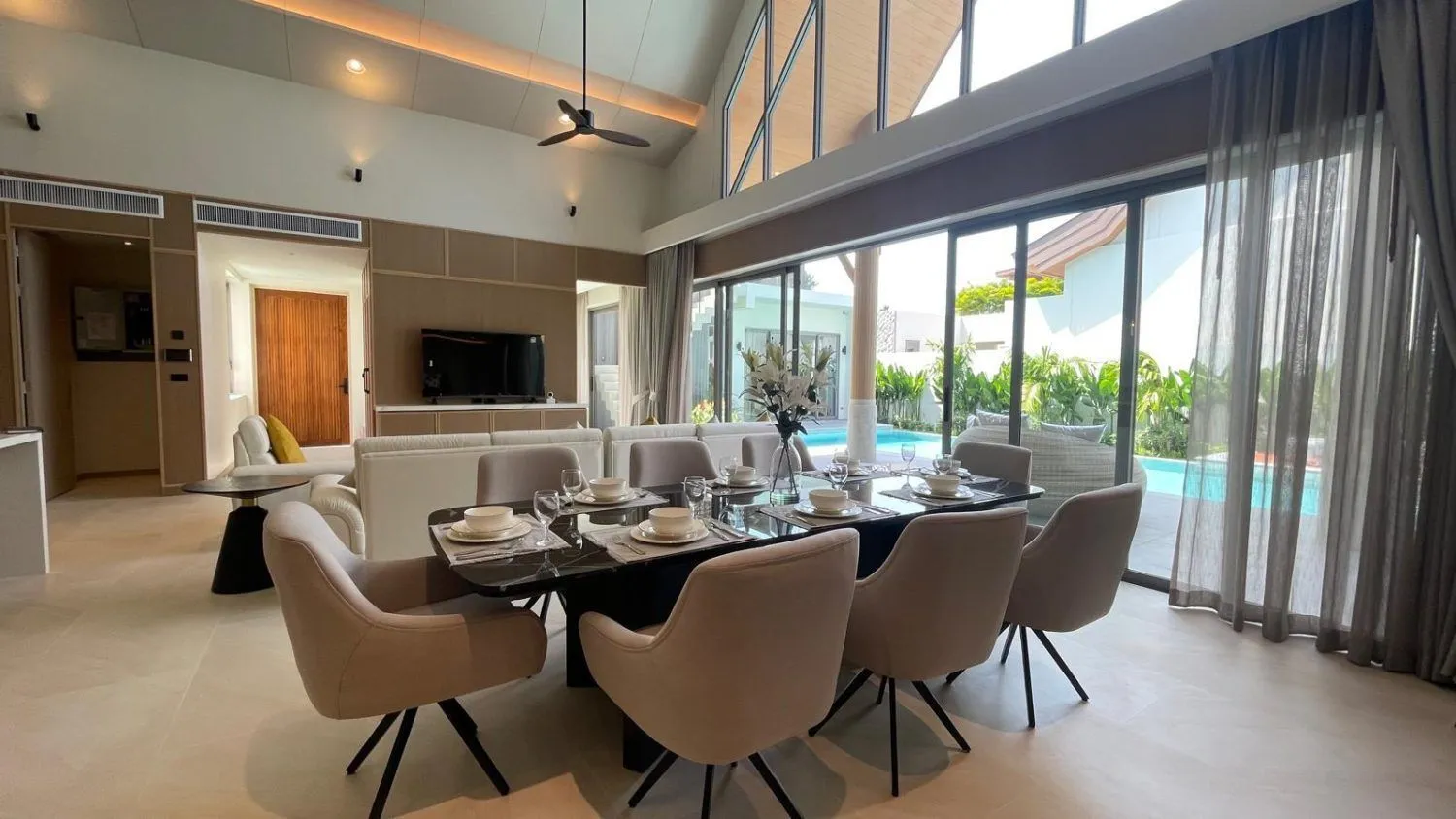 Erawana: Luxurious 4-Bedroom Pool Villa for Sale in Choeng Thale, Phuket — Thumbnail 16