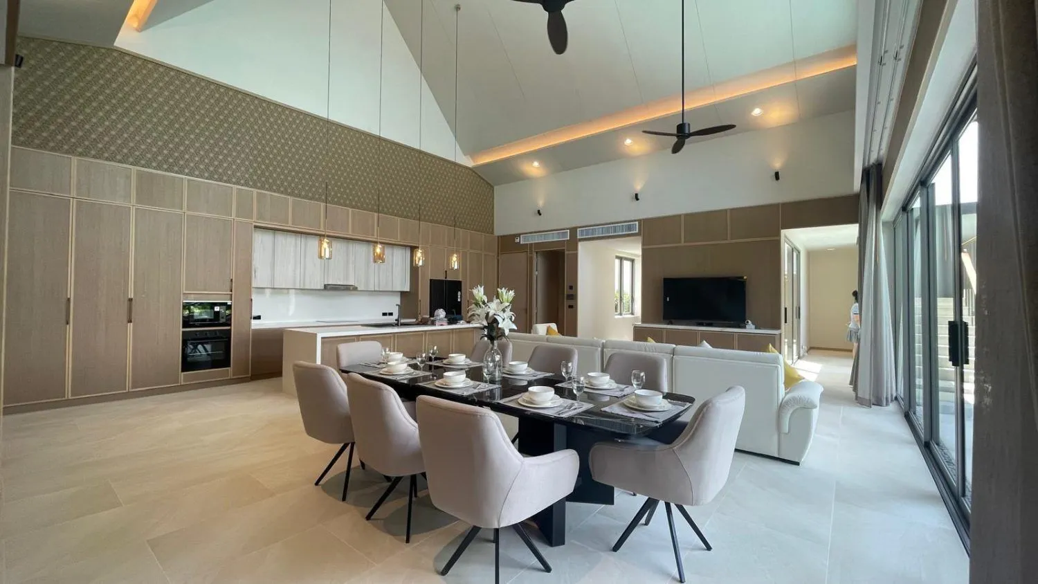 Erawana: Luxurious 4-Bedroom Pool Villa for Sale in Choeng Thale, Phuket — Thumbnail 17