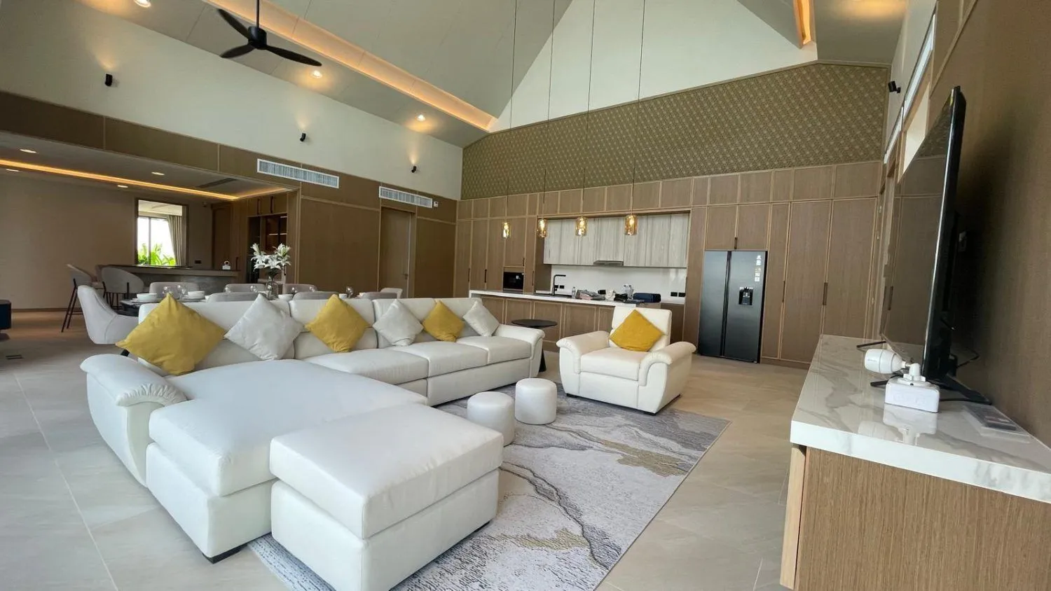 Erawana: Luxurious 4-Bedroom Pool Villa for Sale in Choeng Thale, Phuket — Thumbnail 19