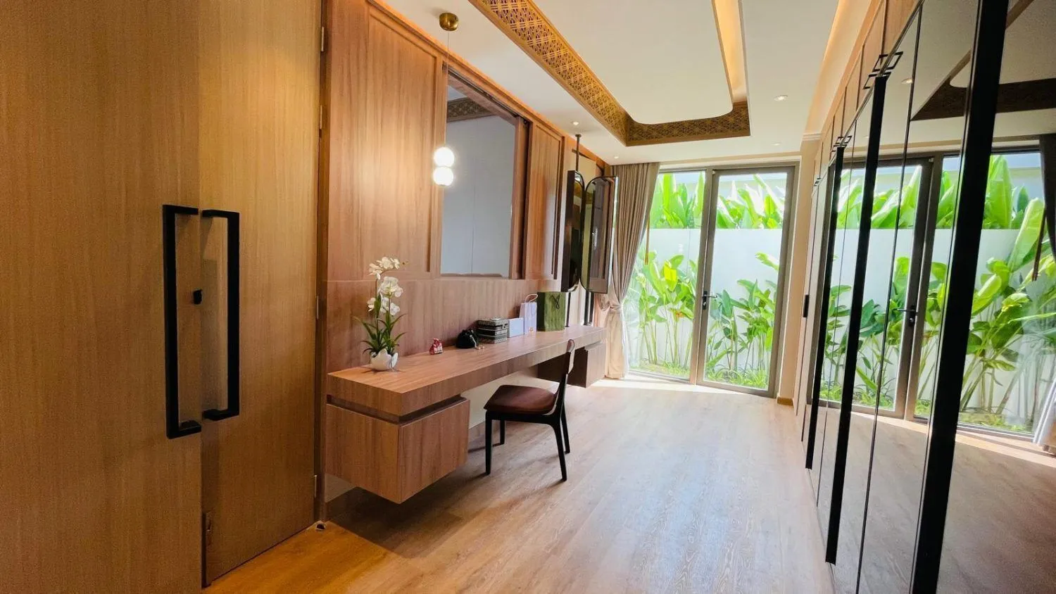 Erawana: Luxurious 4-Bedroom Pool Villa for Rent in Choeng Thale, Phuket — Thumbnail 2