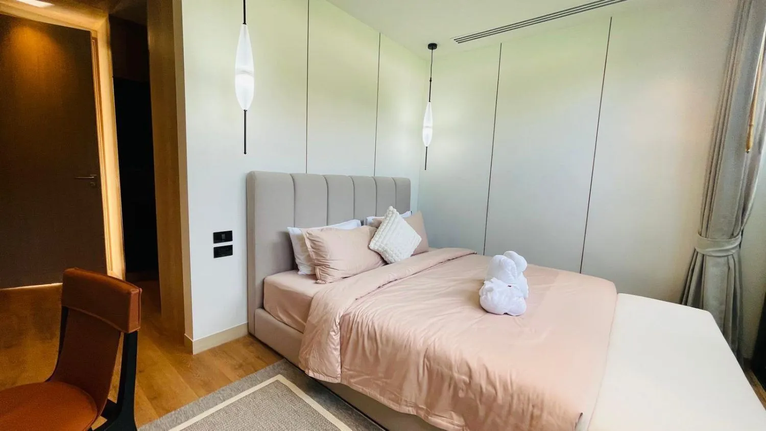 Erawana: Luxurious 4-Bedroom Pool Villa for Rent in Choeng Thale, Phuket — Thumbnail 8