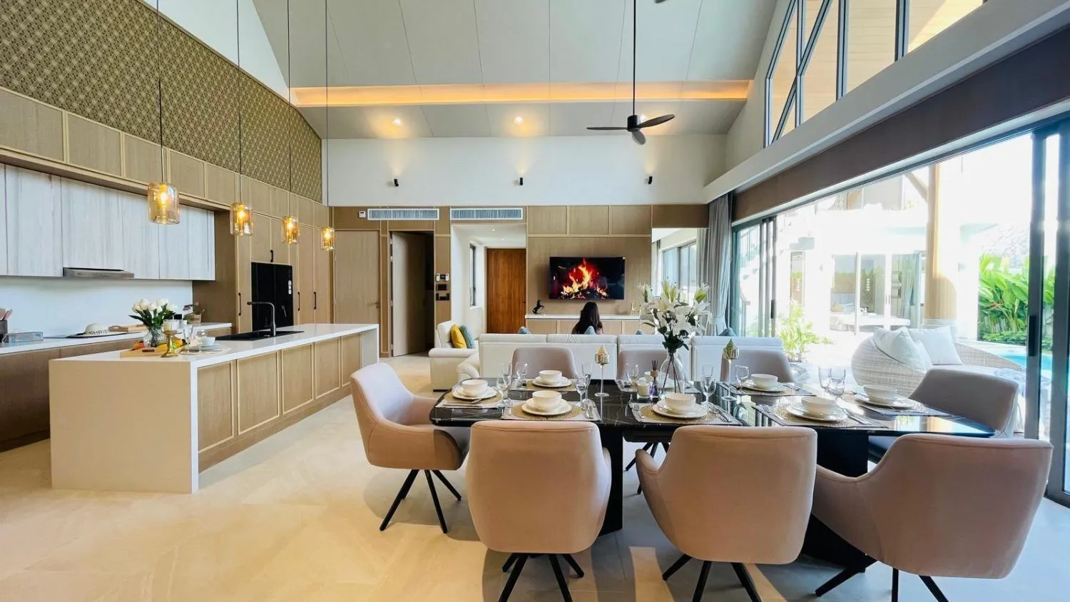 Erawana: Luxurious 4-Bedroom Pool Villa for Rent in Choeng Thale, Phuket — Thumbnail 12