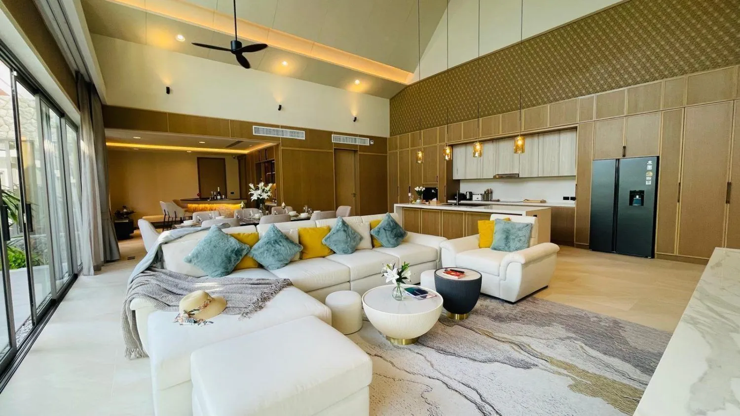 Erawana: Luxurious 4-Bedroom Pool Villa for Rent in Choeng Thale, Phuket — Thumbnail 17