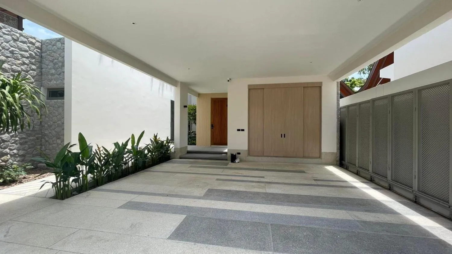 Erawana: Luxurious 4-Bedroom Pool Villa for Rent in Choeng Thale, Phuket — Thumbnail 23