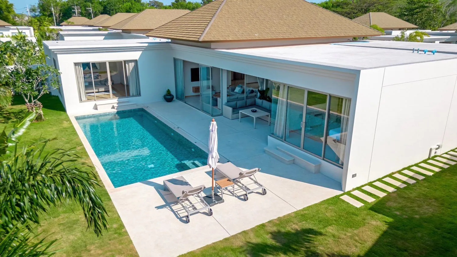 Trichada Breeze: Luxurious 4-Bedroom Villa for Sale in Phuket — Thumbnail 17