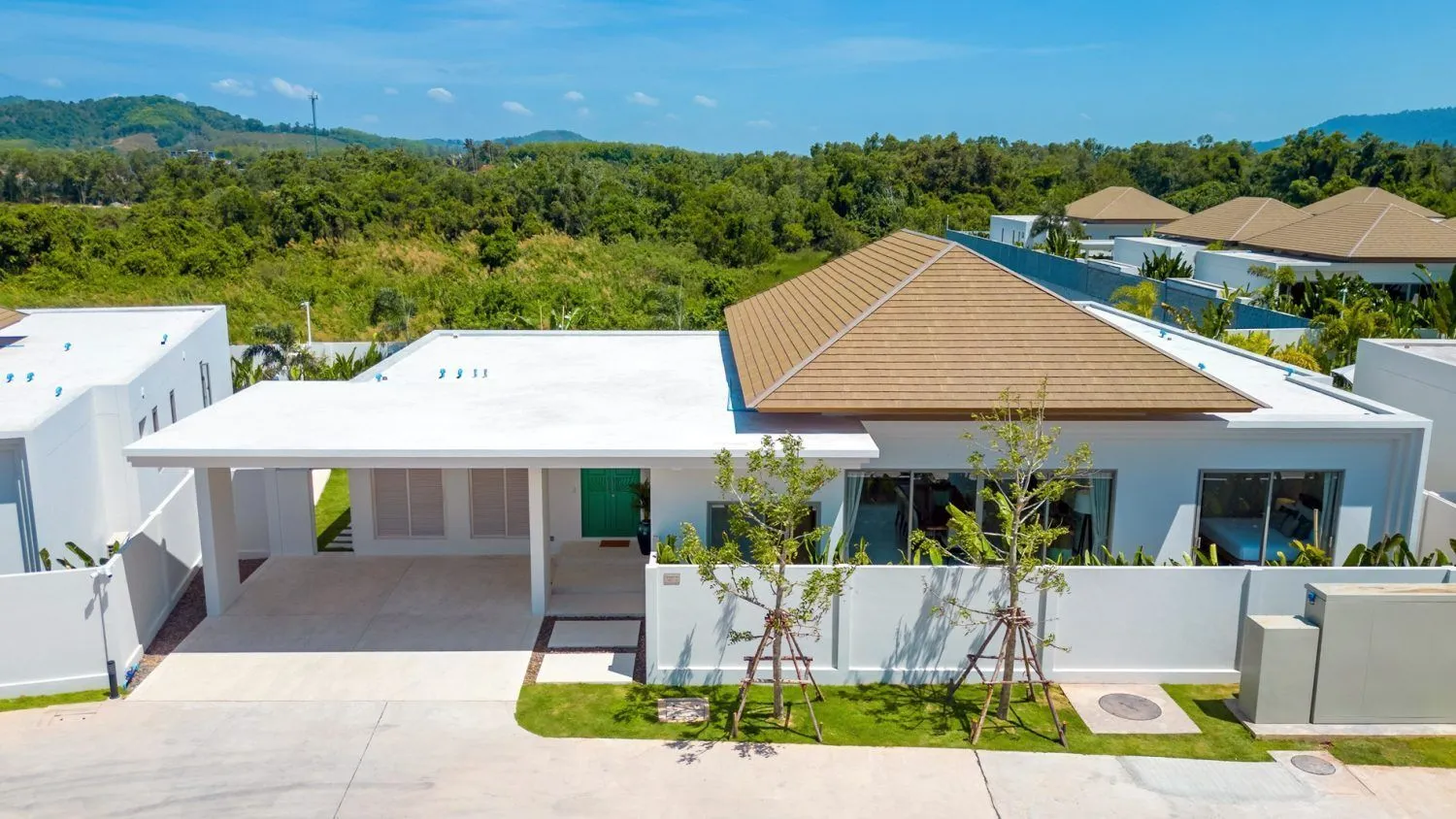 Trichada Breeze: Luxurious 4-Bedroom Villa for Sale in Phuket — Thumbnail 18