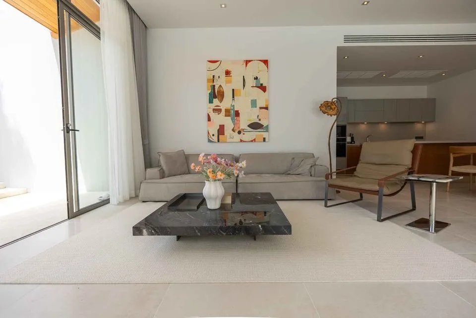 Luxurious 3-Bedroom Villa in Anchan Flora for Long-Term Rent, Phuket — Thumbnail 5
