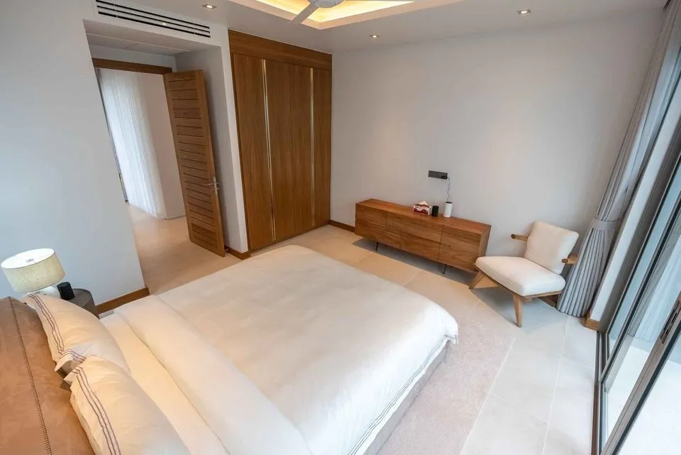 Luxurious 3-Bedroom Villa in Anchan Flora for Long-Term Rent, Phuket — Thumbnail 8