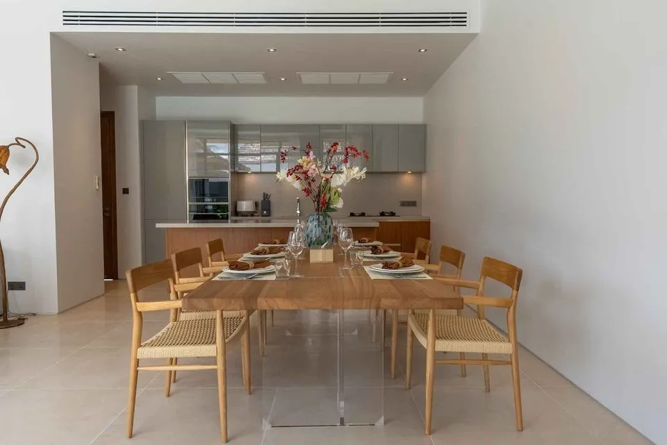 Luxurious 3-Bedroom Villa in Anchan Flora for Long-Term Rent, Phuket — Thumbnail 11