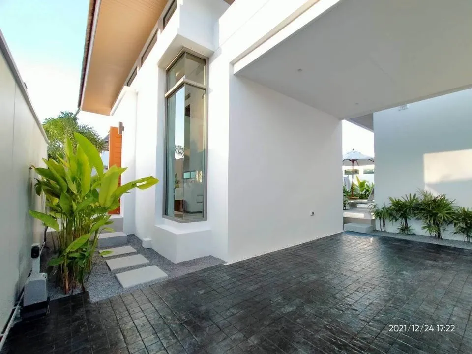 Elegant 2-Bedroom Pool Villa for Yearly Rent in Choeng Thale, Phuket — Thumbnail 4