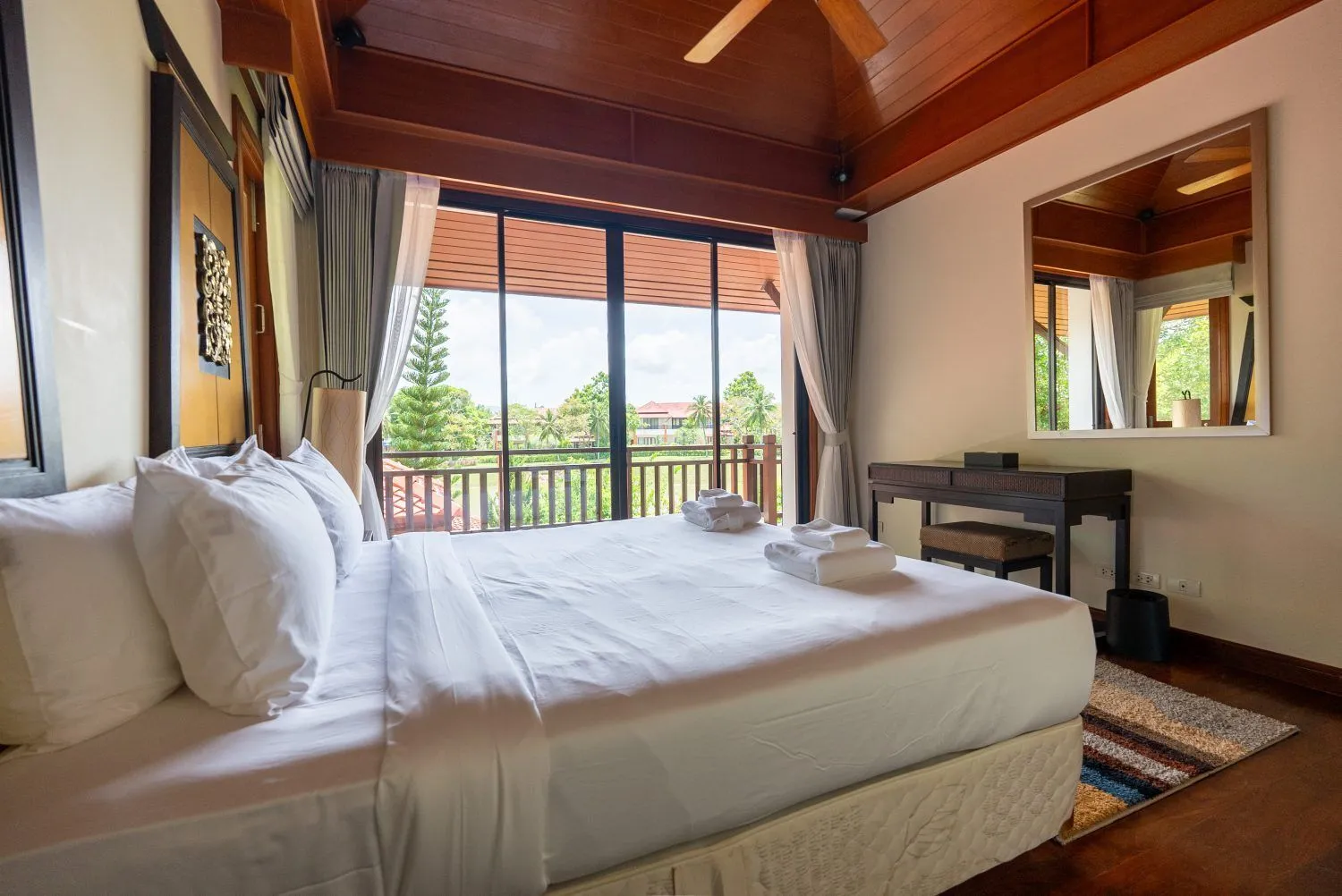 Angsana Laguna Villa – 4 bedrooms pool villa with big garden for rent near Bangtao Beach — Thumbnail 13