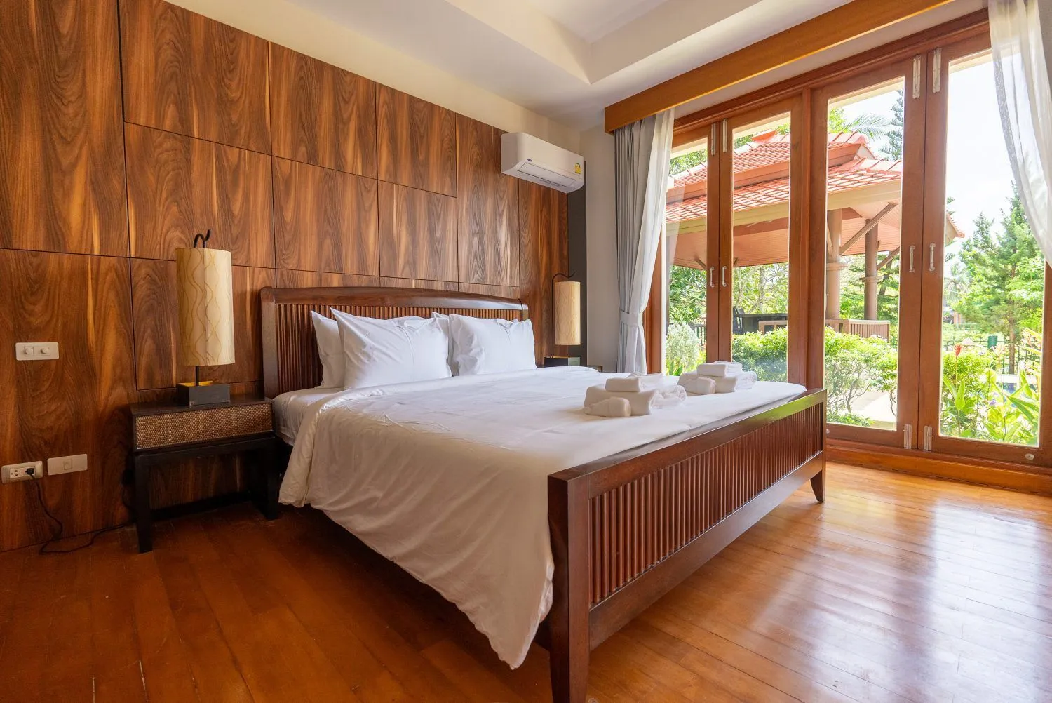 Angsana Laguna Villa – 4 bedrooms pool villa with big garden for rent near Bangtao Beach — Thumbnail 20