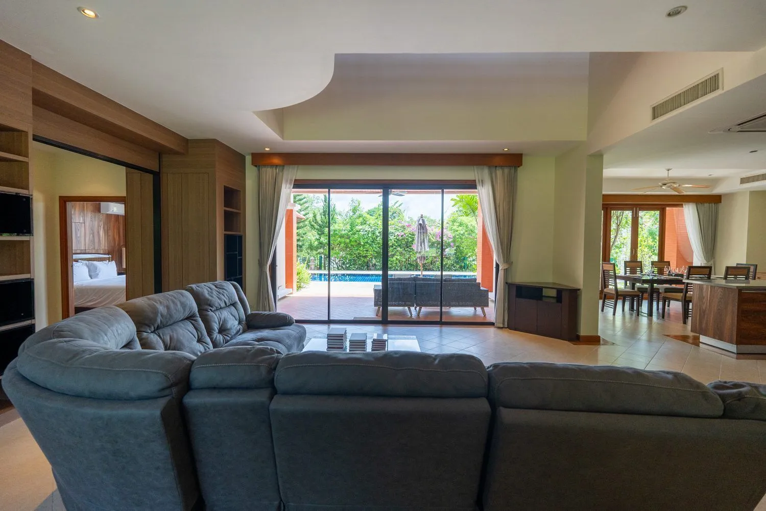 Angsana Laguna Villa – 4 bedrooms pool villa with big garden for rent near Bangtao Beach — Thumbnail 25