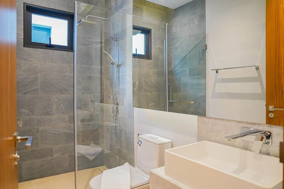 Luxurious 4-Bedroom Designer Villa with Premium Furnishings in Bitanica Foresta — Thumbnail 5