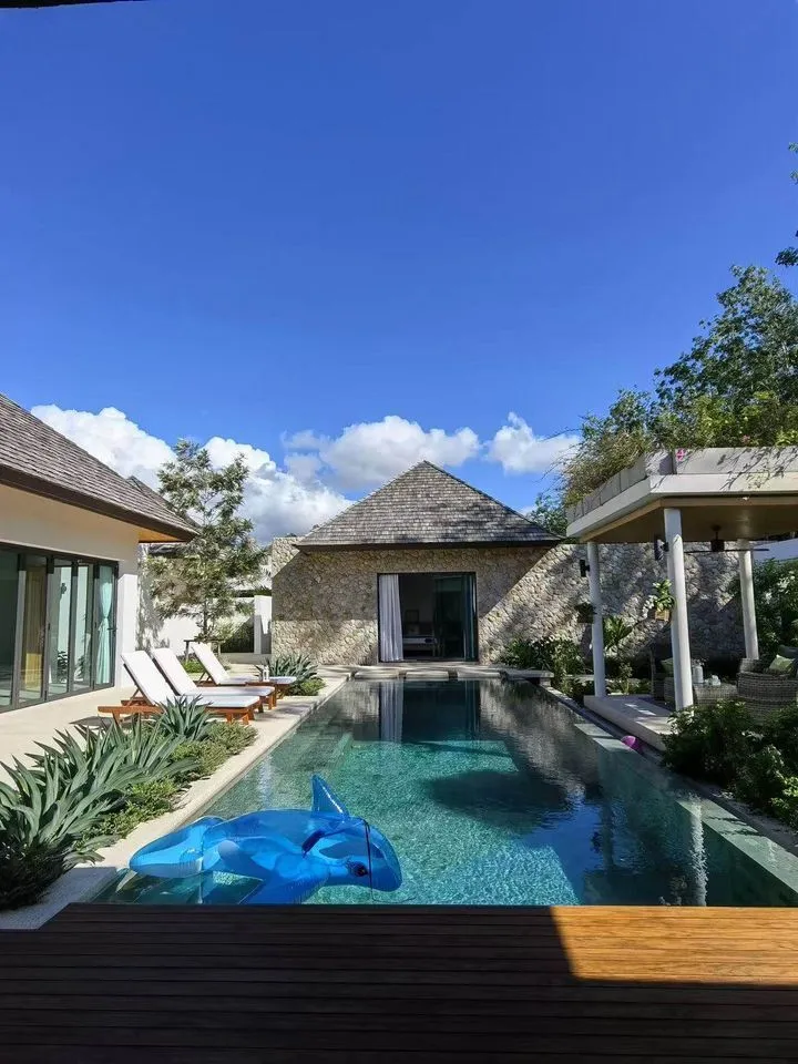 Stunning 4-Bedroom Pool Villa for Yearly Rent in Choeng Thale, Phuket — Thumbnail 3
