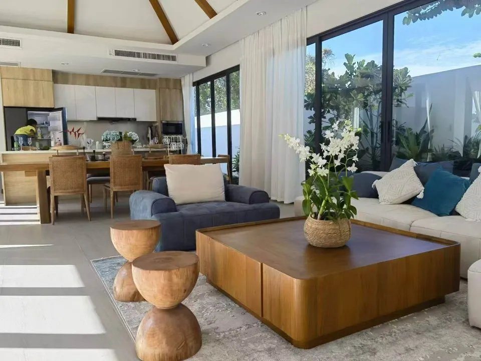 Stunning 4-Bedroom Pool Villa for Yearly Rent in Choeng Thale, Phuket — Thumbnail 8