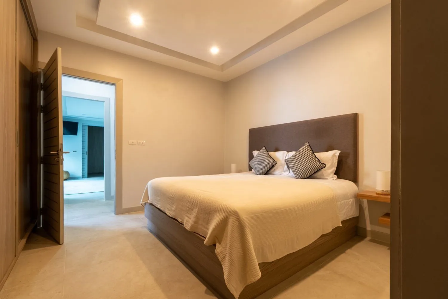 Modern 3-Bedroom Villa with Pool & Roof Terrace in Laguna-Layan-Bangtao, Phuket — Thumbnail 9